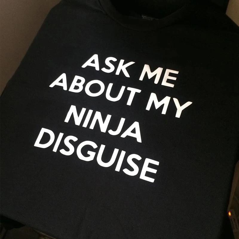 T-Shirt mit Ninja-Verkleidung